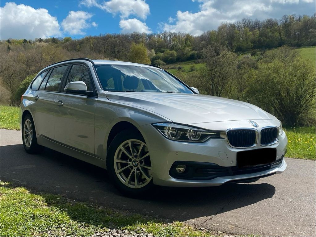 Image of BMW 320