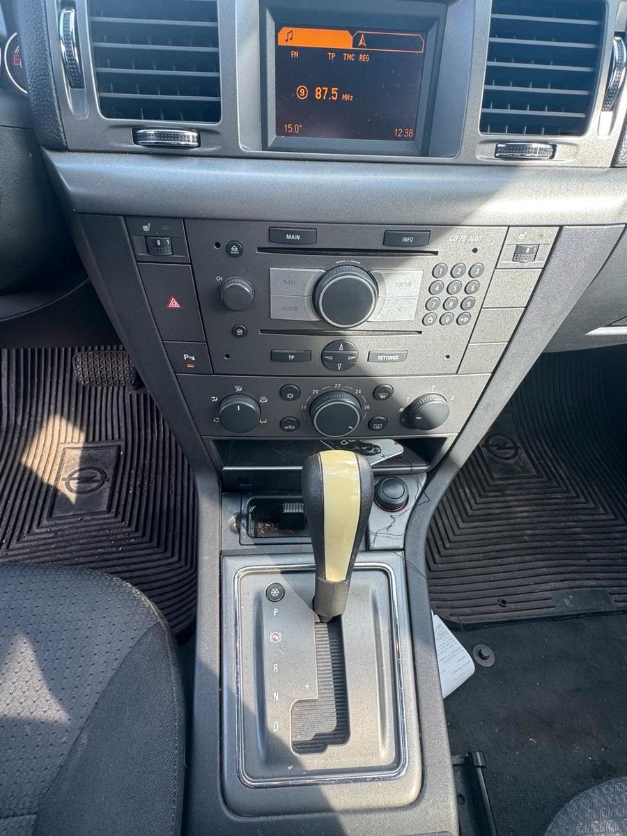 Opel Vectra 2005 — photo 7