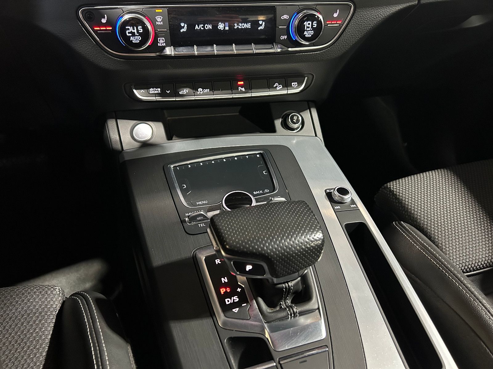 Fahrzeugabbildung Audi Q5 50 TFSI e quattro sport/S-LINE/PANO/ACC78-FAC