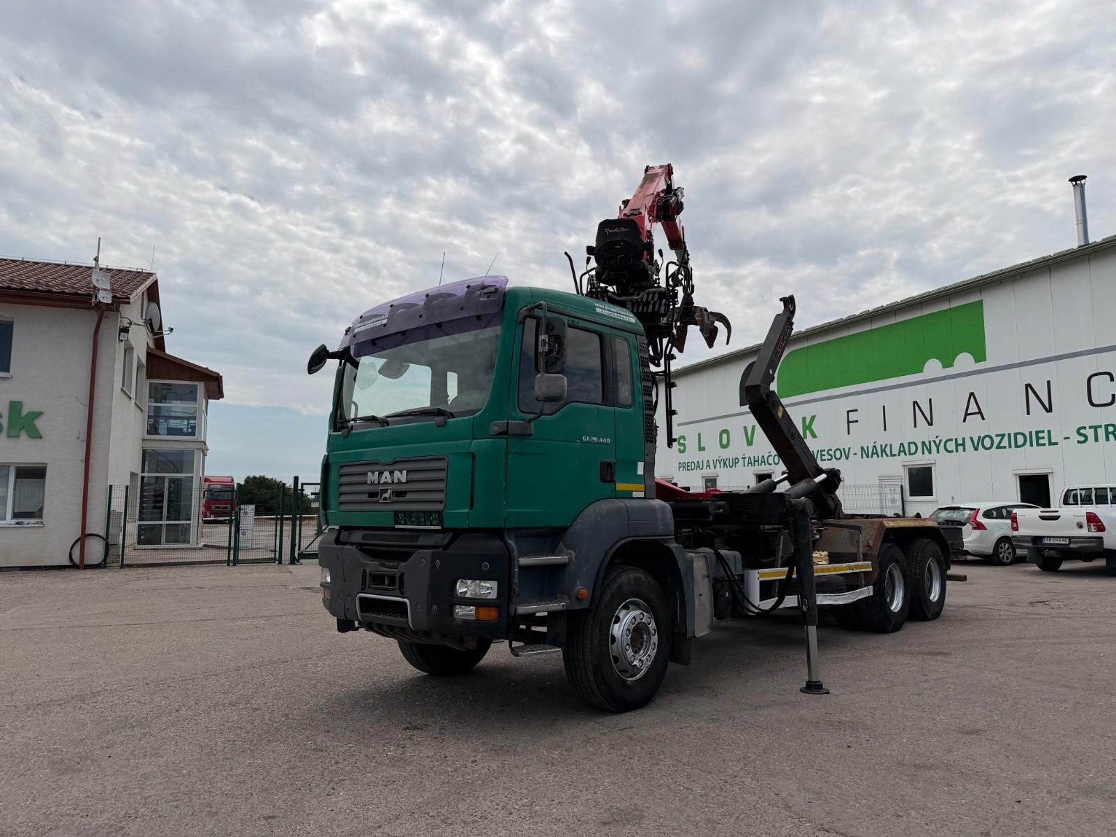 MAN TGA 26.440 for containers with crane 6x4 vin 243