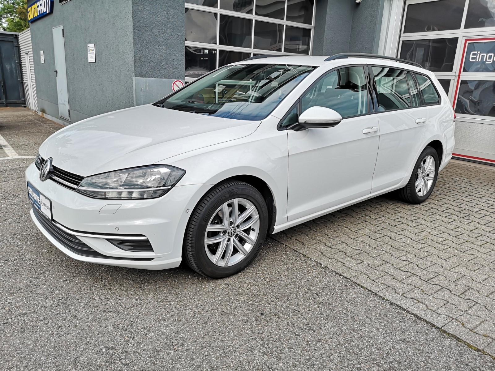 Volkswagen Golf VII 1.HAND Automatik NAVI ACC MassageSitz
