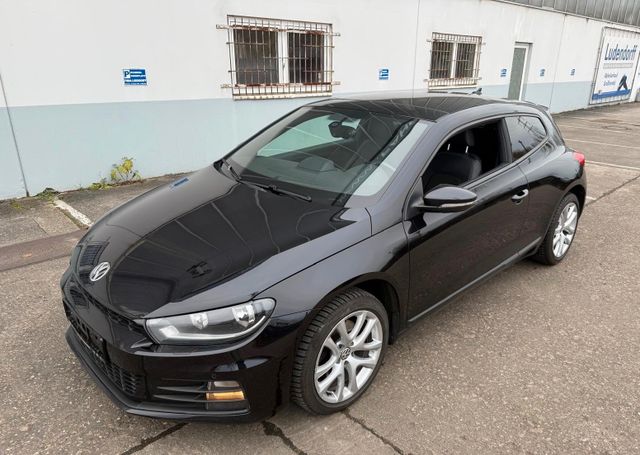 Volkswagen Scirocco 2.0 TDI Sport-P. NAVI PANORAMA DYNAUDIO