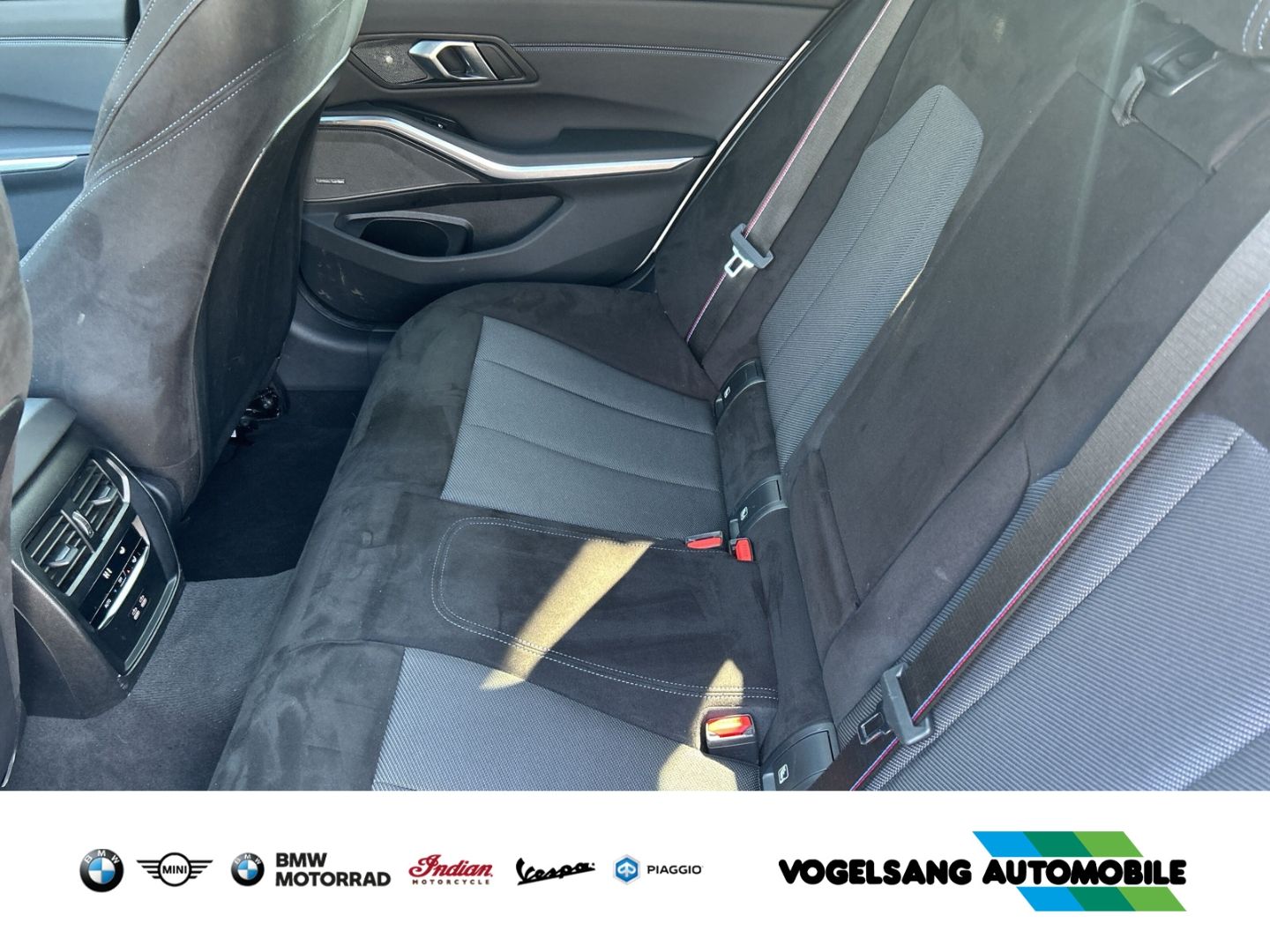 Fahrzeugabbildung BMW M340i xDriveTouring,Panodach,SurroundView,H&KSou