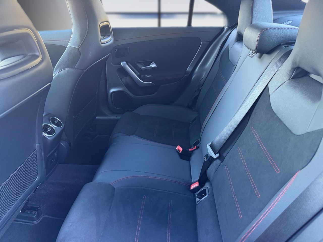 Fahrzeugabbildung Mercedes-Benz CLA 250 e Coupé AMG+NIGHT+MULTIBEAM+STNDHZ+CARPL