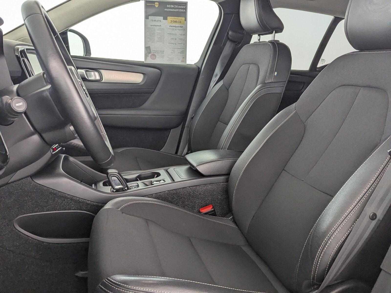 Volvo XC 40 D4 AWD Momentum LED+STDHZG+ACC+CARPLAY+