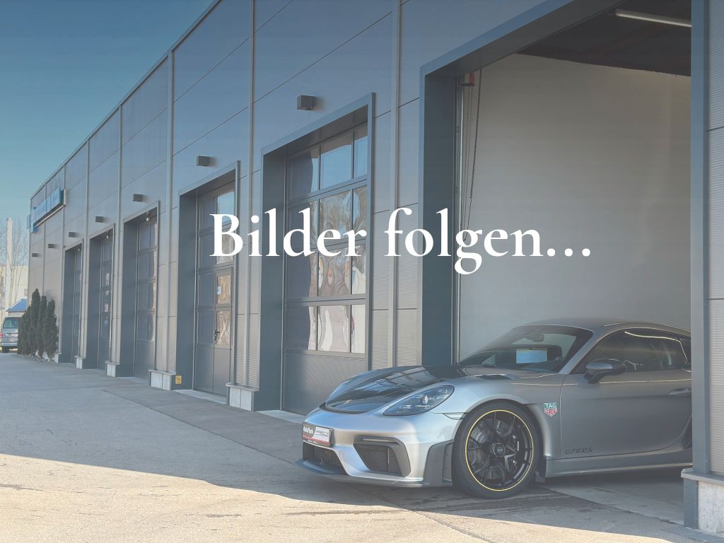 PORSCHE Macan 2023
