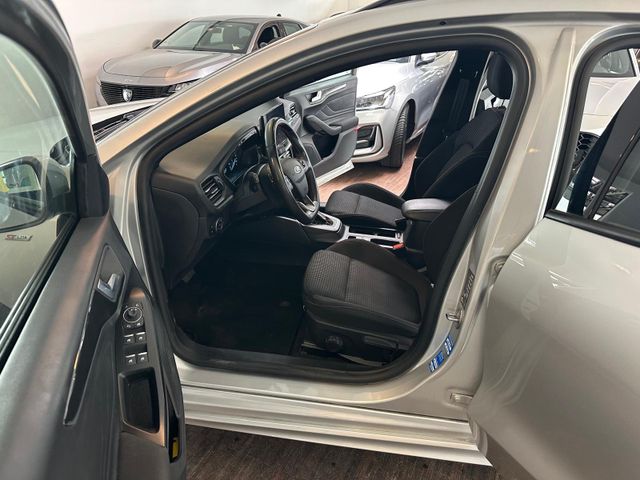 Fahrzeugabbildung Ford Focus Turnier ST-Line