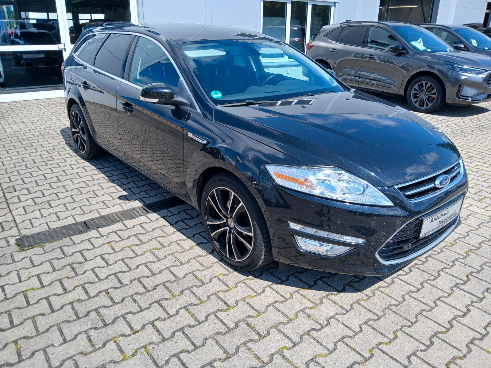 Fahrzeugabbildung Ford Mondeo Turnier Titanium