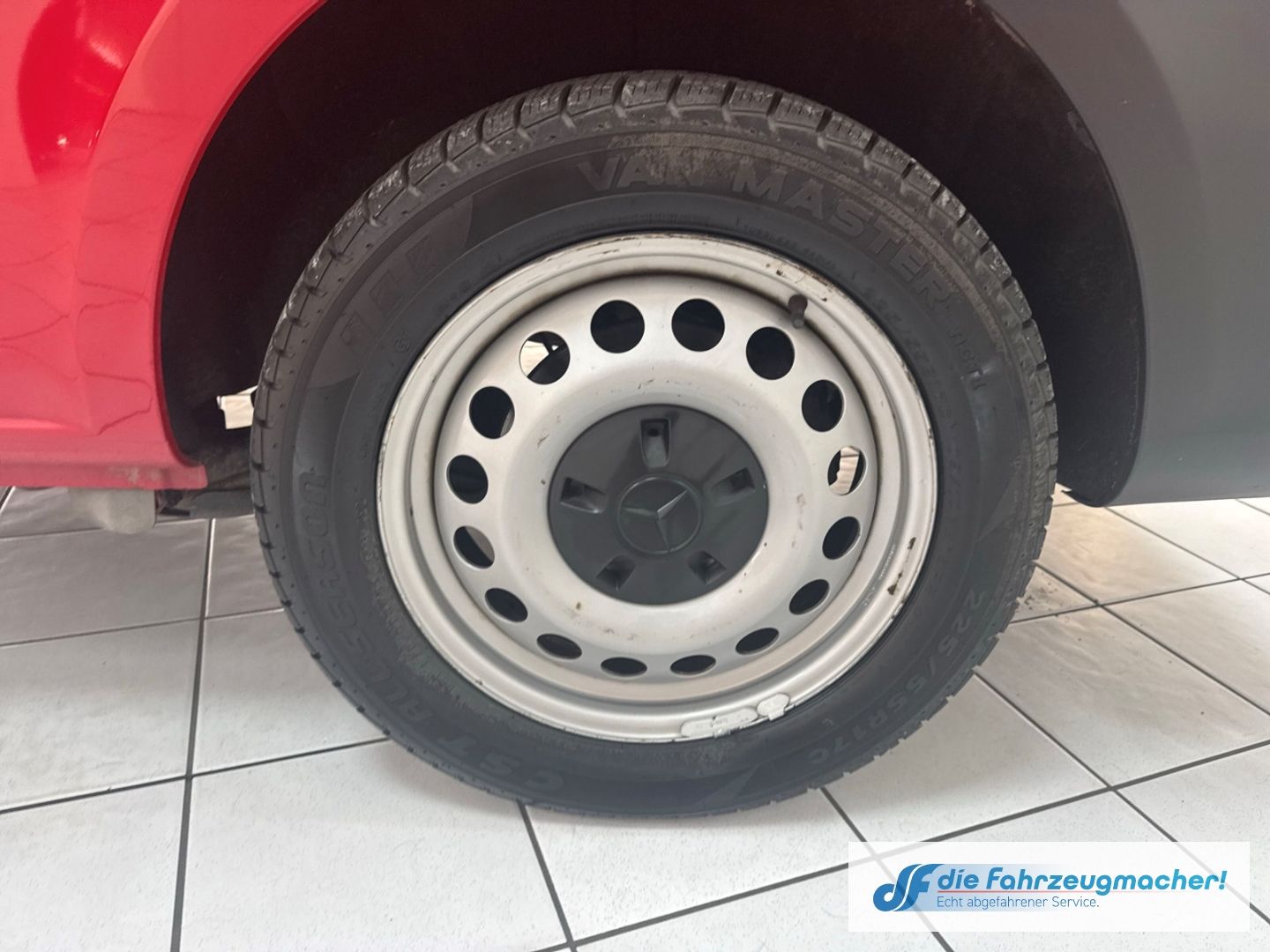 Fahrzeugabbildung Mercedes-Benz Vito Kasten 114 CDI  lang Temp PDCv+h Klima Berg