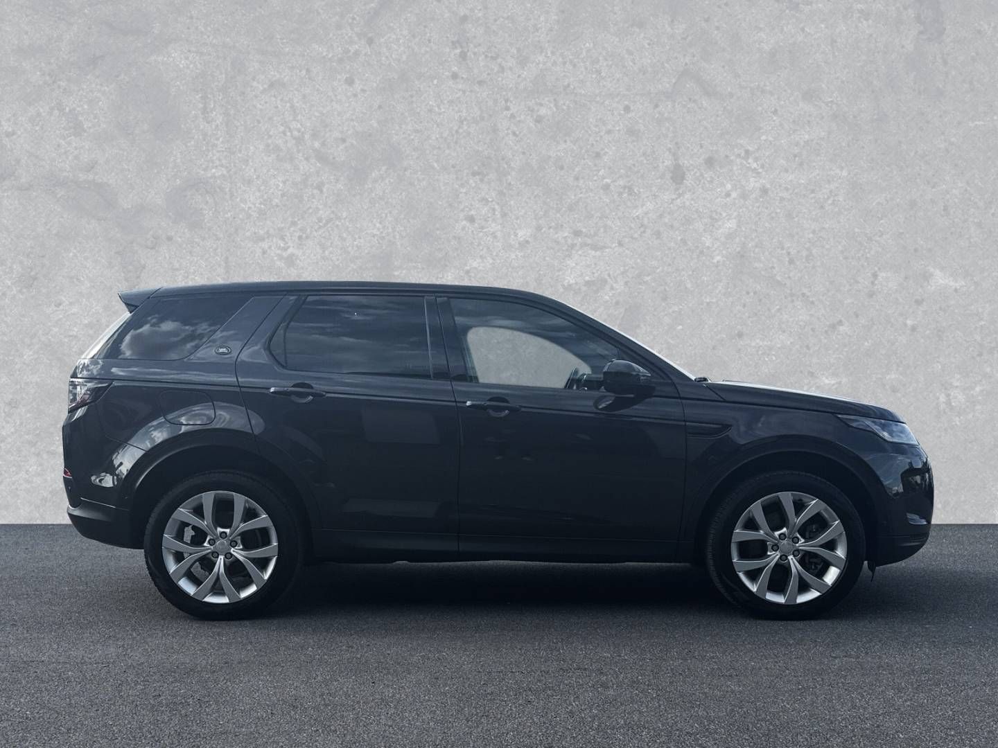 Fahrzeugabbildung Land Rover Discovery Sport D200 SE