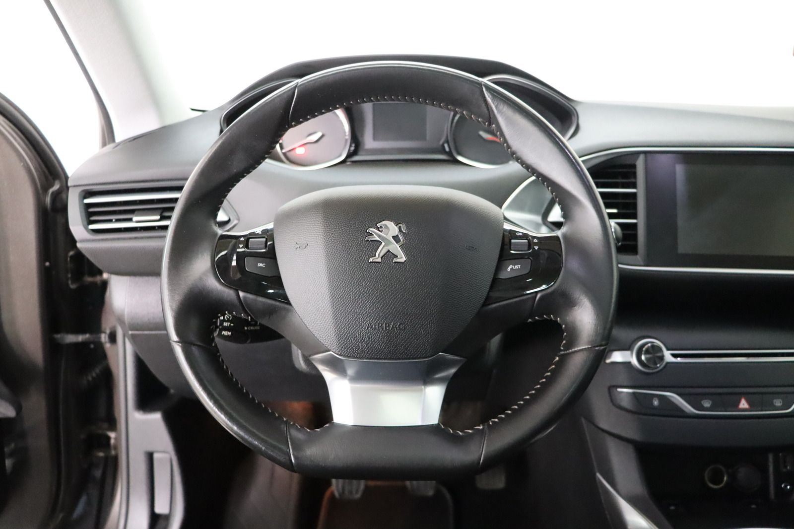 Fahrzeugabbildung Peugeot 308 Active * LED * Navi * Massage