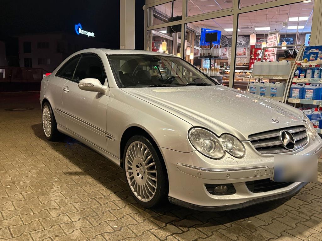 Mercedes-Benz CLK 320