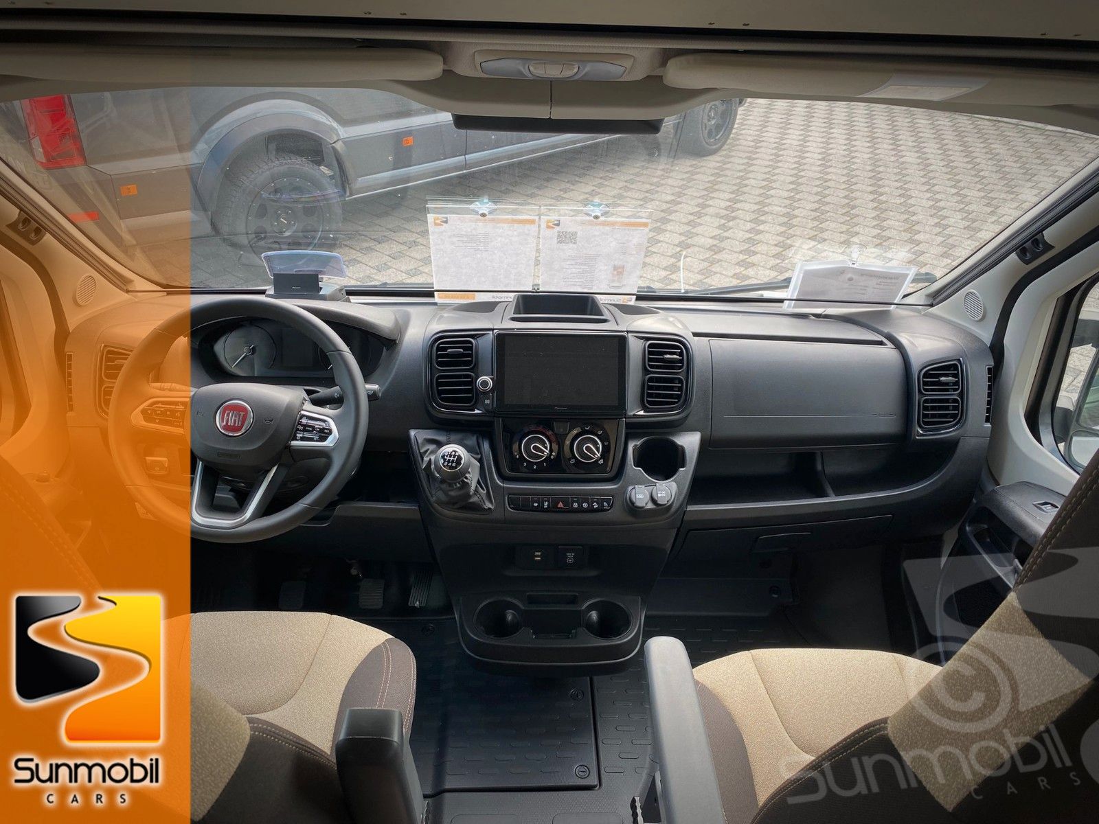 Fahrzeugabbildung Weinsberg CaraBus 600 DQ 140 PS Navi RFK