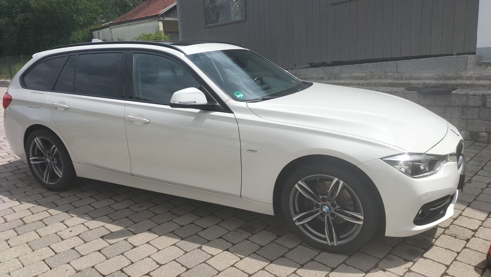 BMW 320d xDrive Touring - Sportline - Automatik