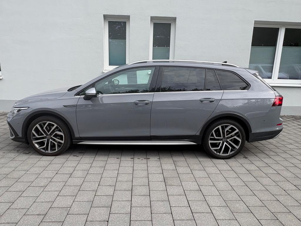 Volkswagen Golf VIII Variant Alltrack 4MotionPanoAHKRFK 2021
