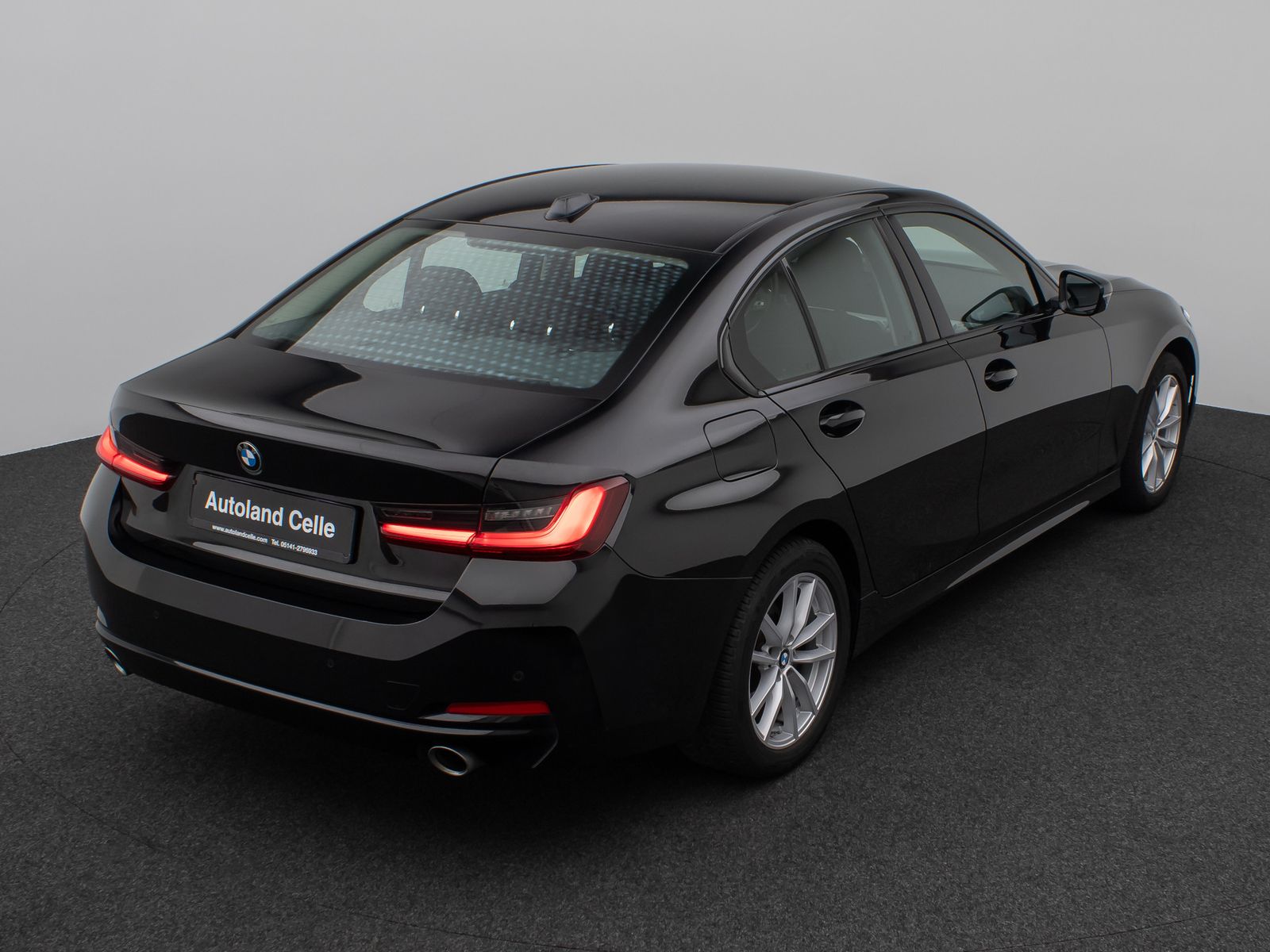Fahrzeugabbildung BMW 318i DAB PDC Widscreen Geschwindigkeitsreg LED