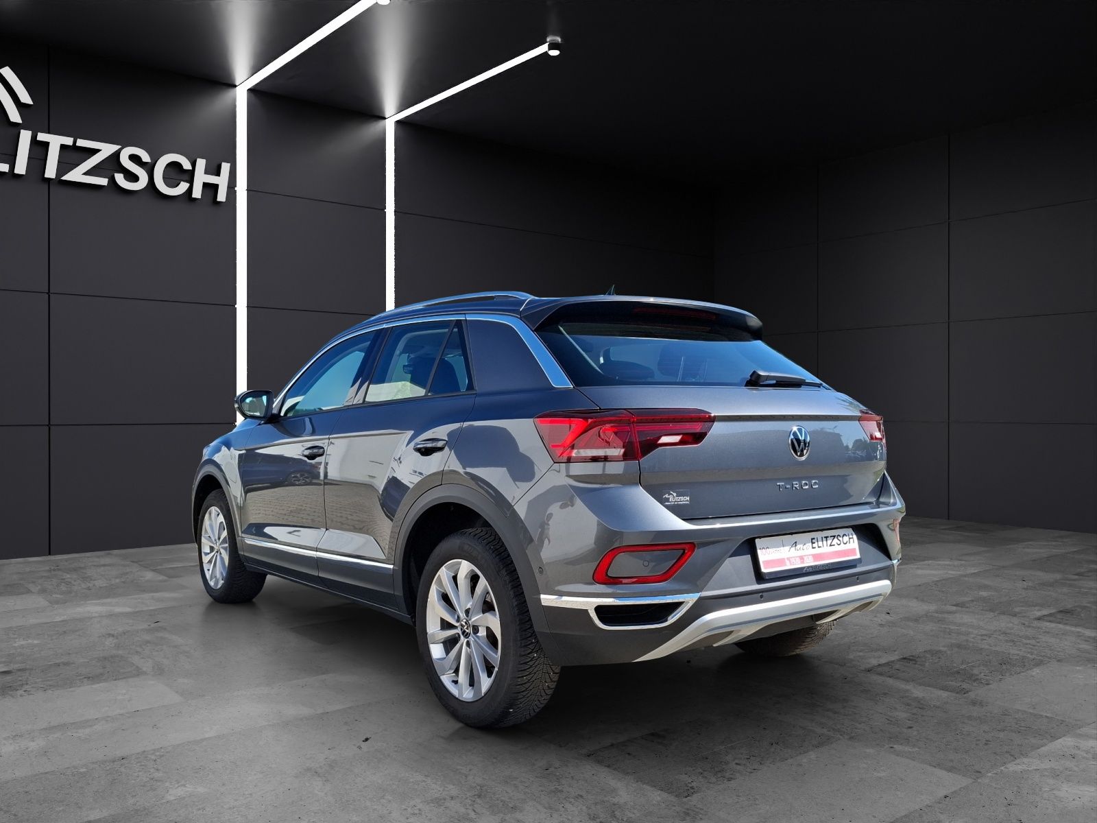 Fahrzeugabbildung Volkswagen T-Roc TSI Style DSG LED Kamera ACC AID SH LM