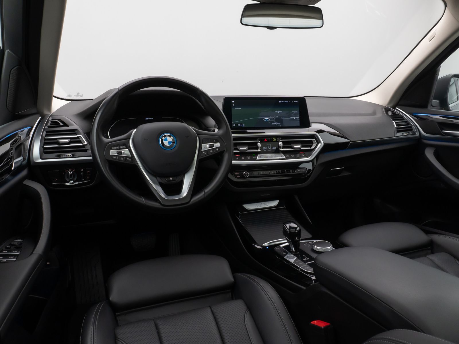 Fahrzeugabbildung BMW X3 xD30e Panorama Kamera DAB HiFi Lenkrhz Sport