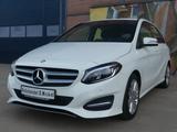 Mercedes-Benz B 180 CDI/LED/NAVIGATION/AHK/PDC V/H/SCHECKHEFT - : Weiß, Van