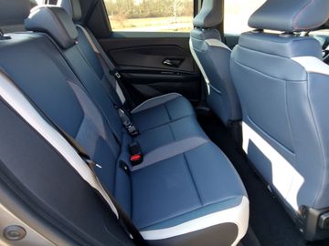 Nissan Micra EVOLVE 52 kWh (150 PS)