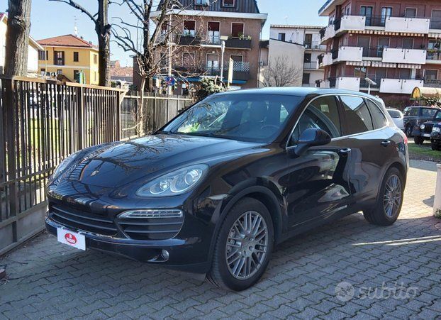 Porsche Cayenne - 1