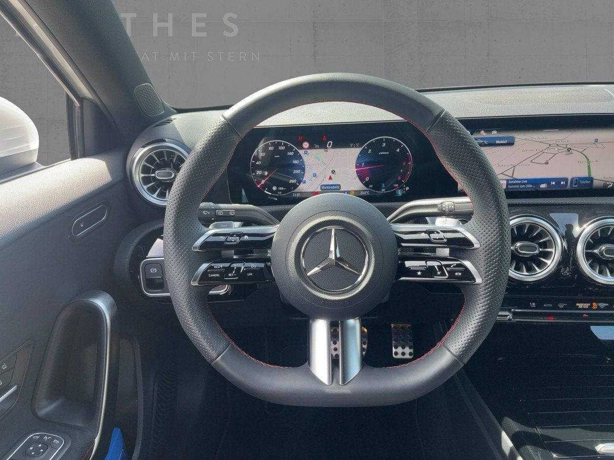 Fahrzeugabbildung Mercedes-Benz A 180 d AMG/Kamera/LED/AHK