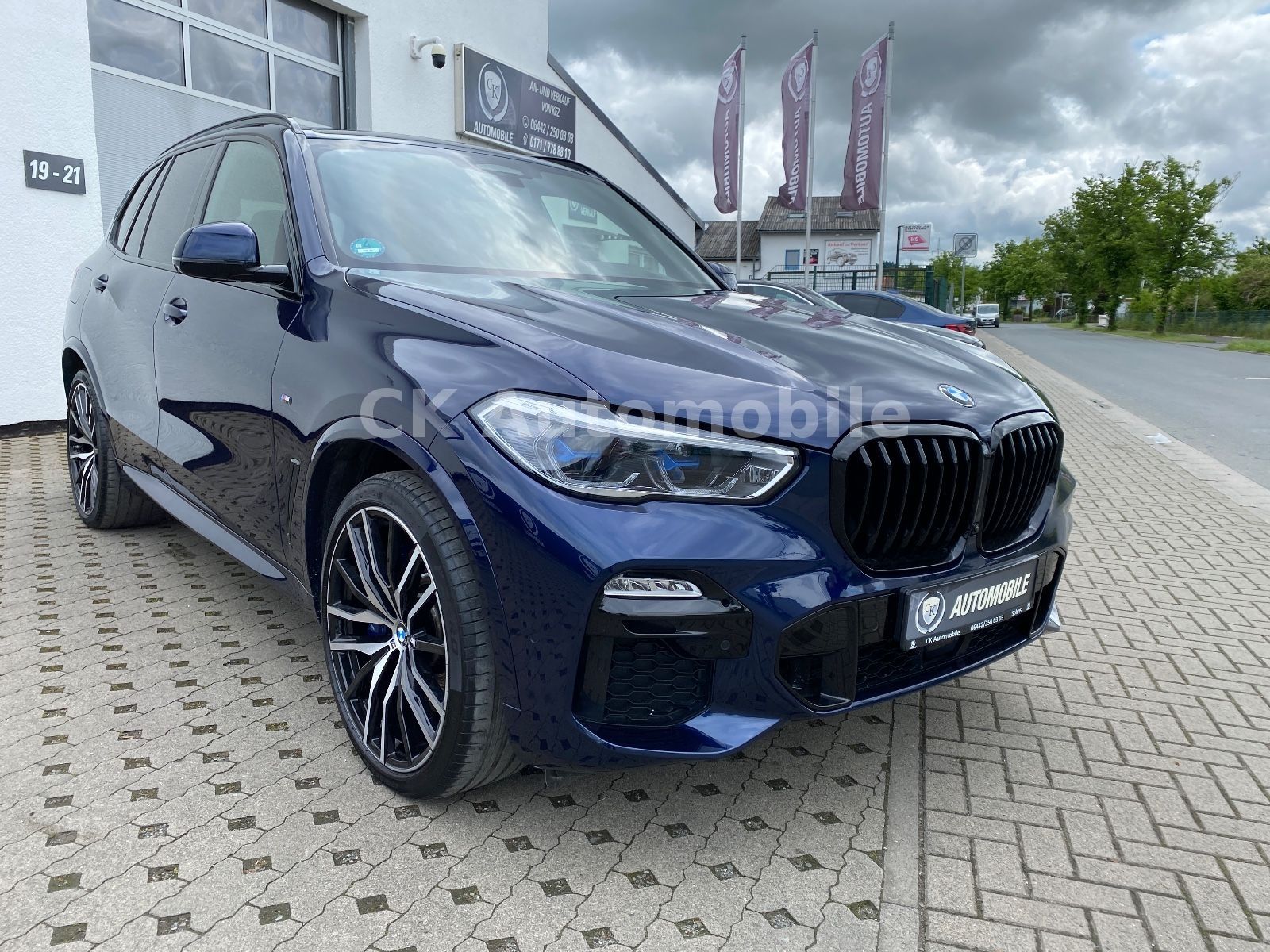 Fahrzeugabbildung BMW X5 xDrive45e M-Sport/Laser/Pano/Head-Up/360°/AHK