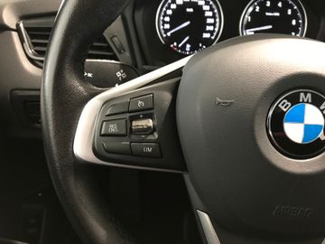 BMW Active Tourer 225xe KLIMA LED NAV PDC SHZ TEMP