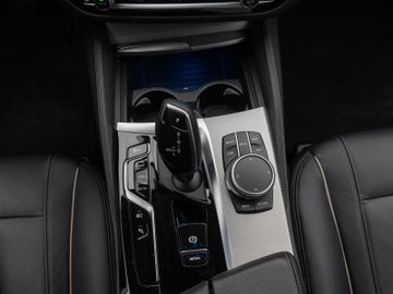 Fahrzeugabbildung BMW 530e xD Luxury Line Kamera Laser HUD H/K Komfort