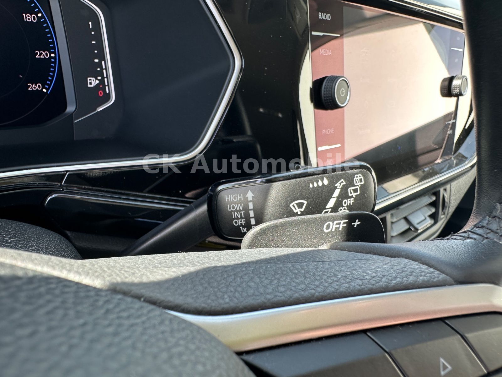 Fahrzeugabbildung Volkswagen T-Cross Style 1.0 TSi DSG/Navi/LED/ACC/Kamera