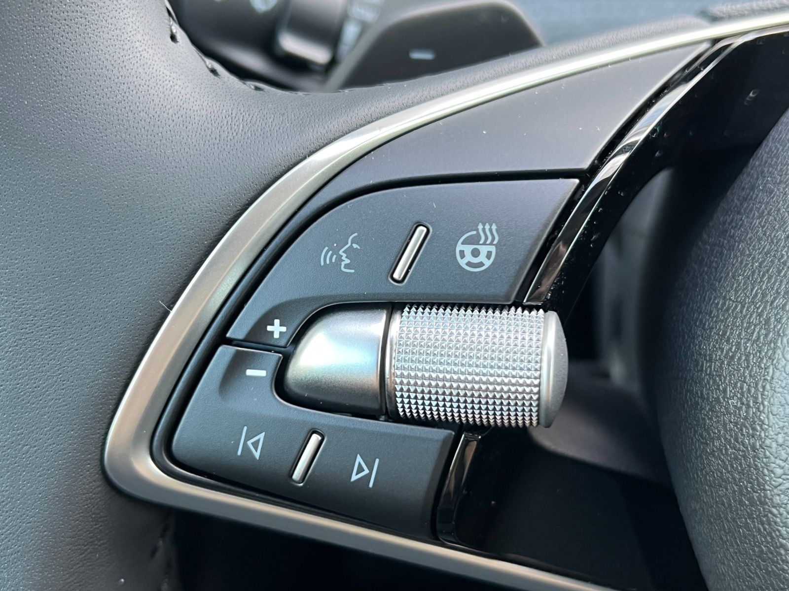 Fahrzeugabbildung SKODA Superb Combi Selection 2.0 TDI DSG *AHK, Navi, K