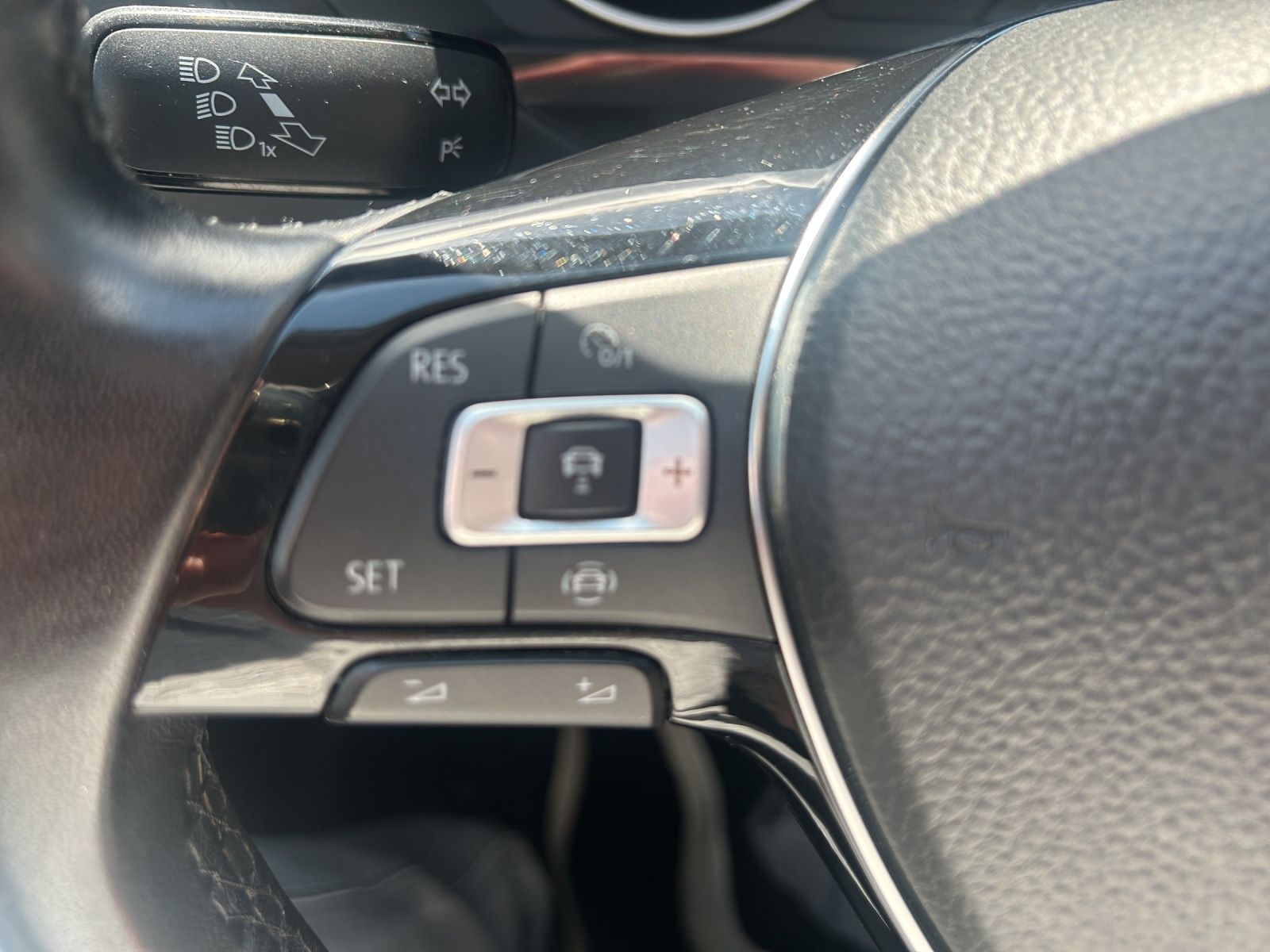 Fahrzeugabbildung Volkswagen Tiguan IQ.DRIVE LED Navi ACC AHK RFK SHZ