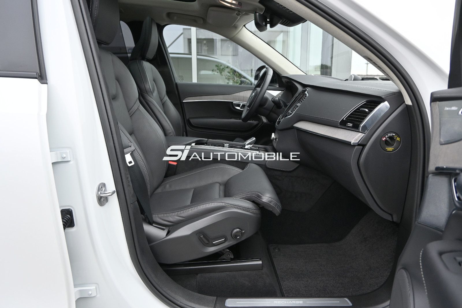 Fahrzeugabbildung Volvo XC90 T8 AWD T8 Recharge Ultimate Dark °104.670€°