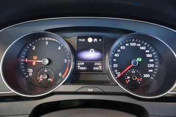 Volkswagen Passat 2.0 TDI Business CARPLAY+ACC+LED+AHK