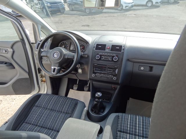 Fahrzeugabbildung Volkswagen CrossTouran/2.Hd/AHK/SitzH/140PS/PDC/Bi-Xenon/