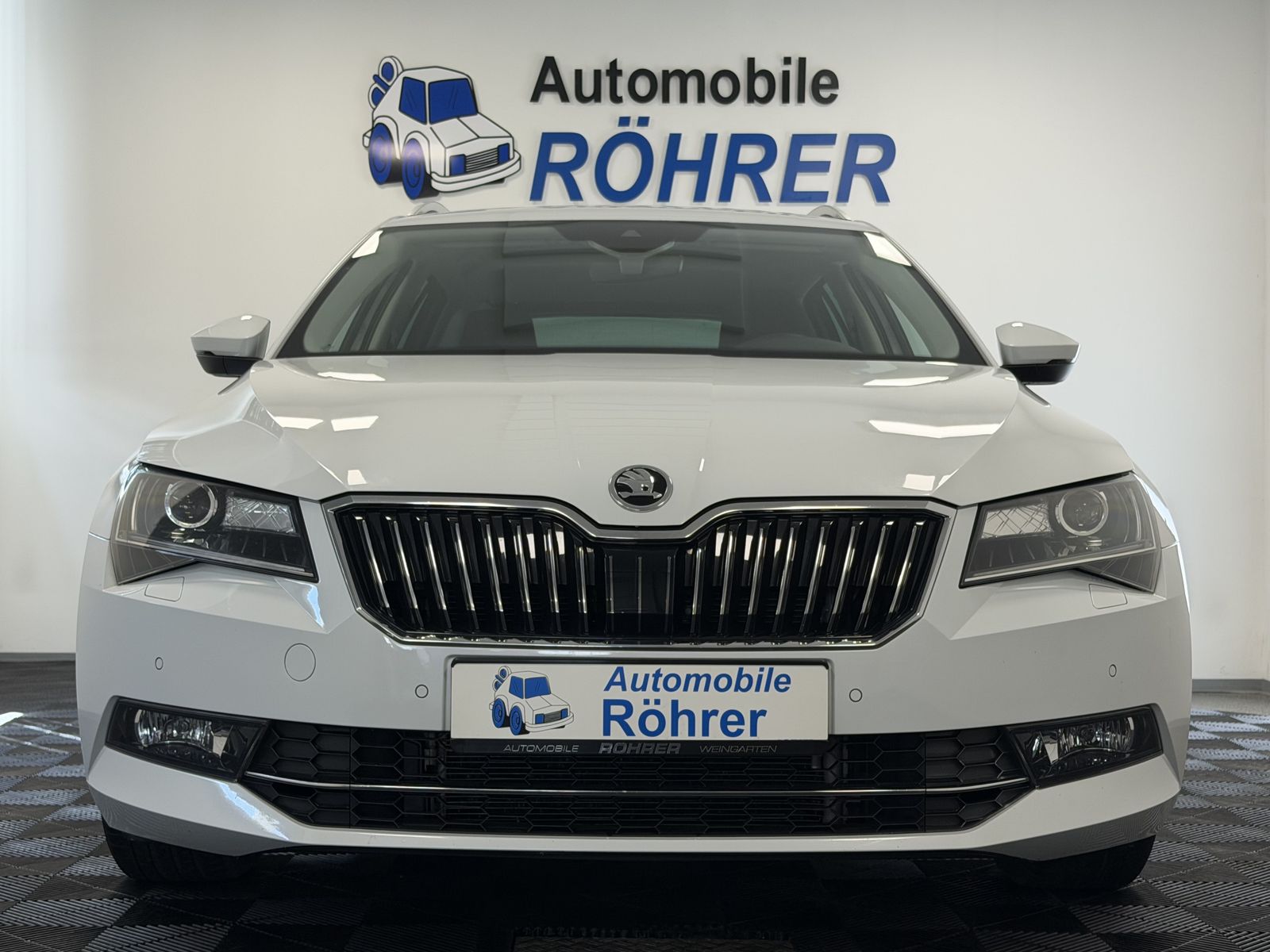 Skoda Superb Combi 2.0 TDI DSG Premium Edition AHK ACC imagem 3