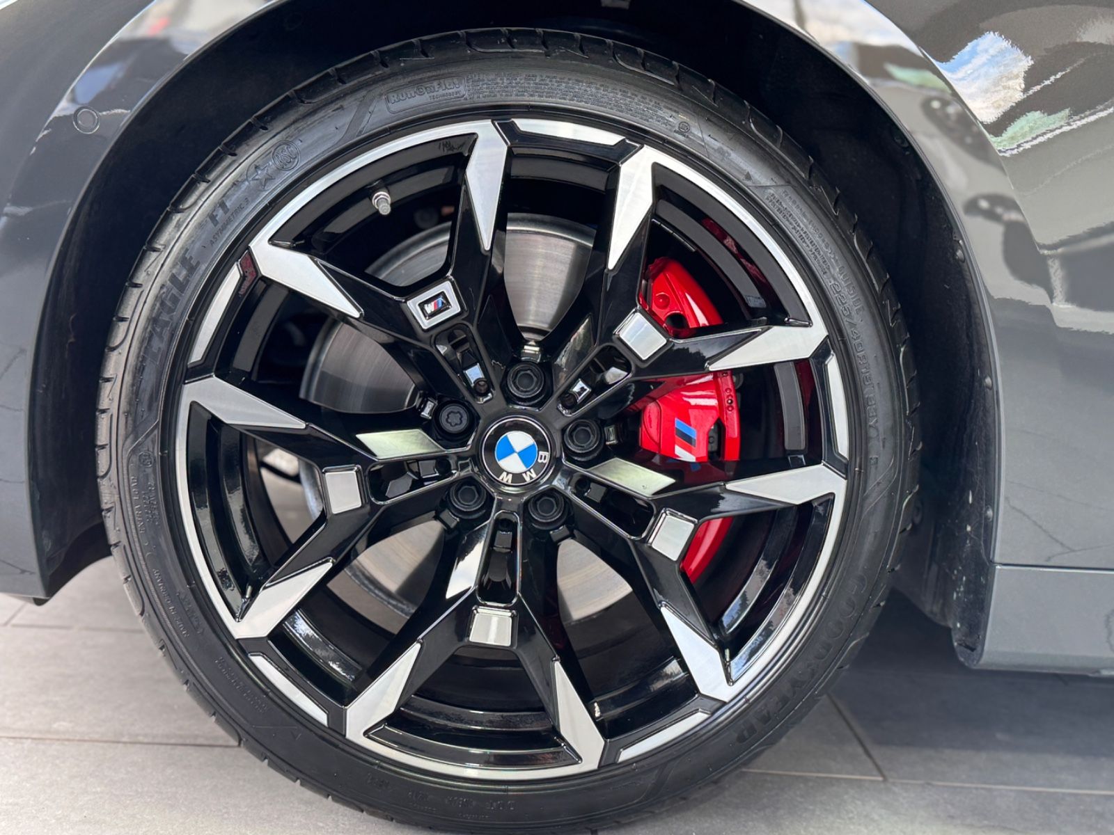 Fahrzeugabbildung BMW M440i Cabrio xDrive|INDIVIDUAL|H&K|LEDER|FACELIF