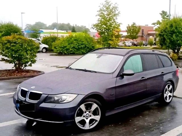 BMW 318i Touring  Start/Stop Edition