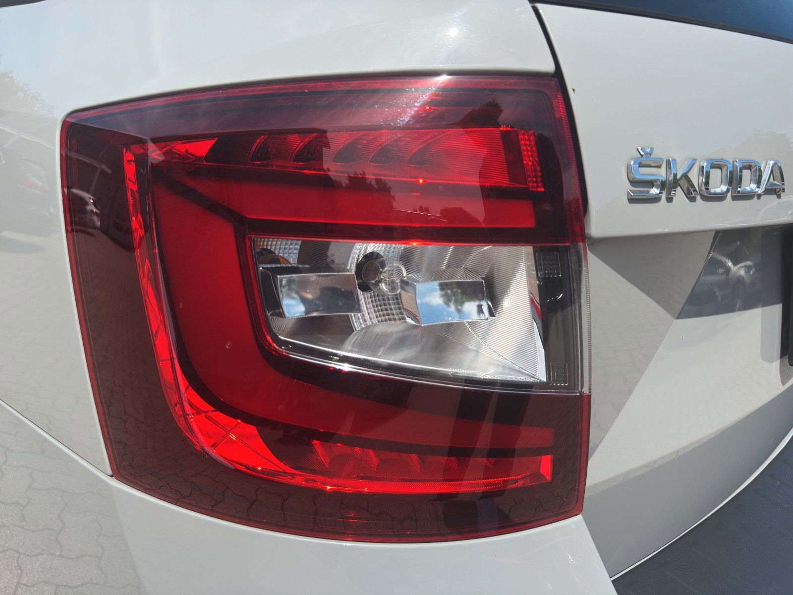 Fahrzeugabbildung SKODA 2.0 TSI*RS*DSG*SHZ*ACC*ViCo*Standheizung*
