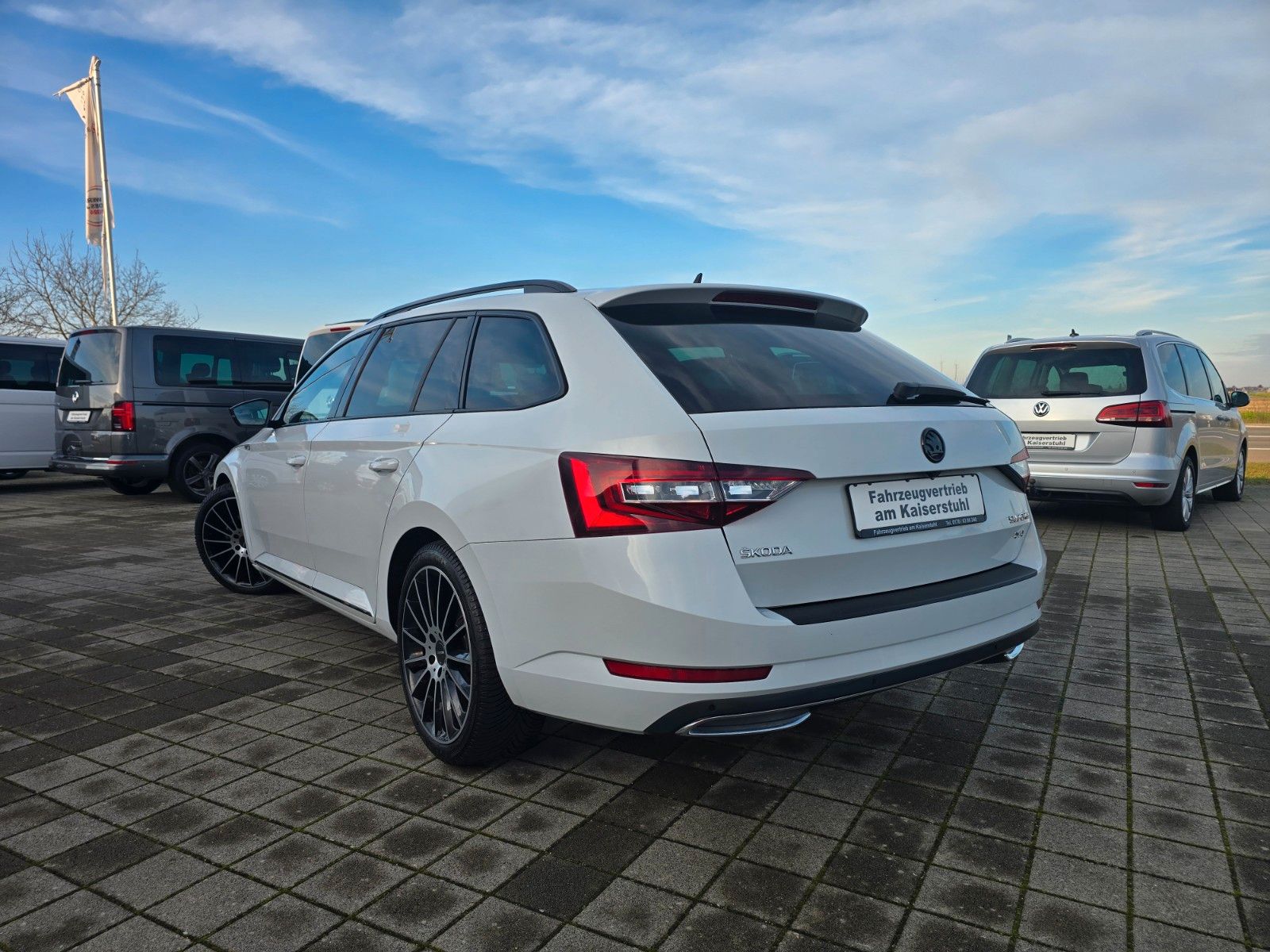 Skoda Superb Combi Sportline 4x4 LED ACC 4xSHZ foto 2