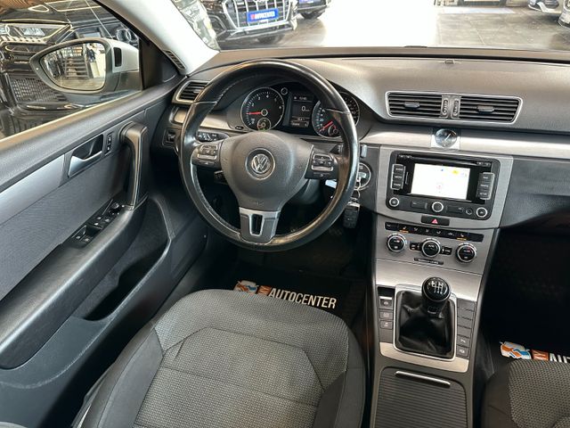 MYAUTOCENTER – Gebraucht- und Jahreswagen mit Werkstattservice in Pfaffenhofen Volkswagen Passat *ACC*NAV*AHK*PDC*SitzHZ*2-ZONEN*TotWinkel