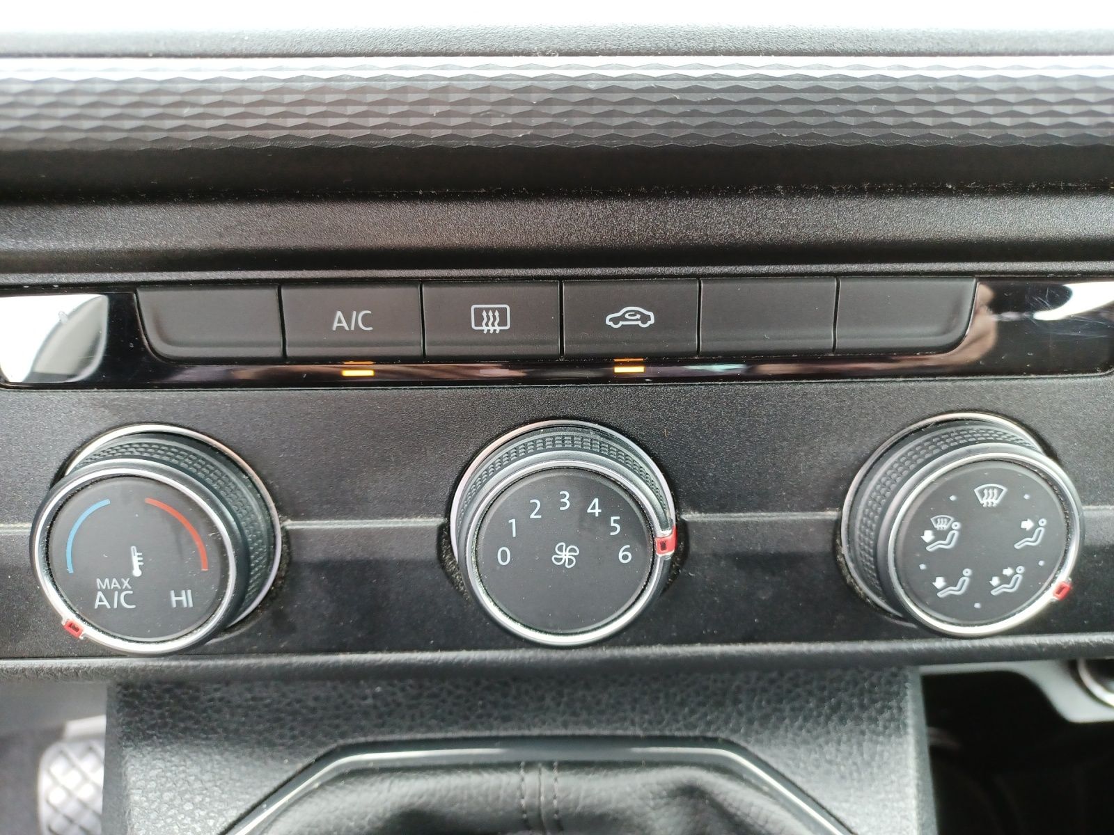 Fahrzeugabbildung Volkswagen T6 Multivan T6.1 TDI Family KLIMA VORB. AHK PDC