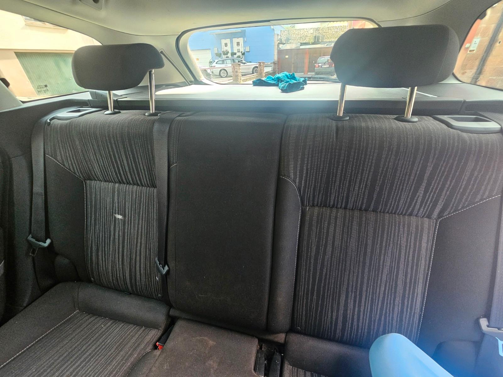Opel Astra 2012 — photo 12