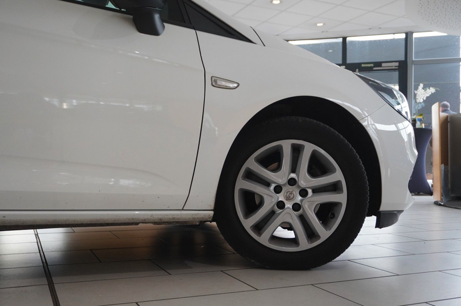 Fahrzeugabbildung Opel Astra K ST 1.2T EDITION NAVI/LED/KAMERA/SHZ/AHK