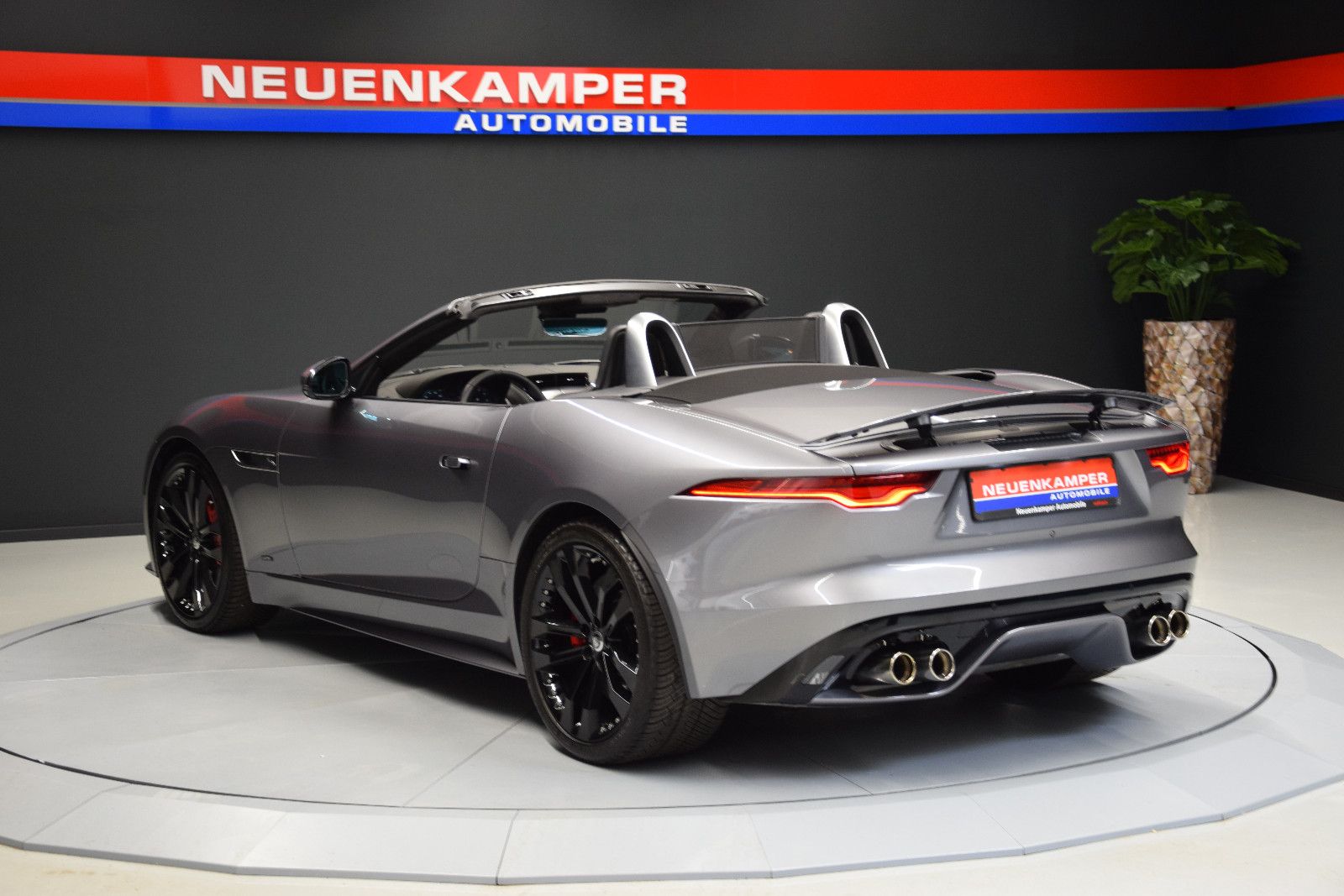 Fahrzeugabbildung Jaguar F-Type Cabrio R-Dynamic Memory Vollleder S-AGA