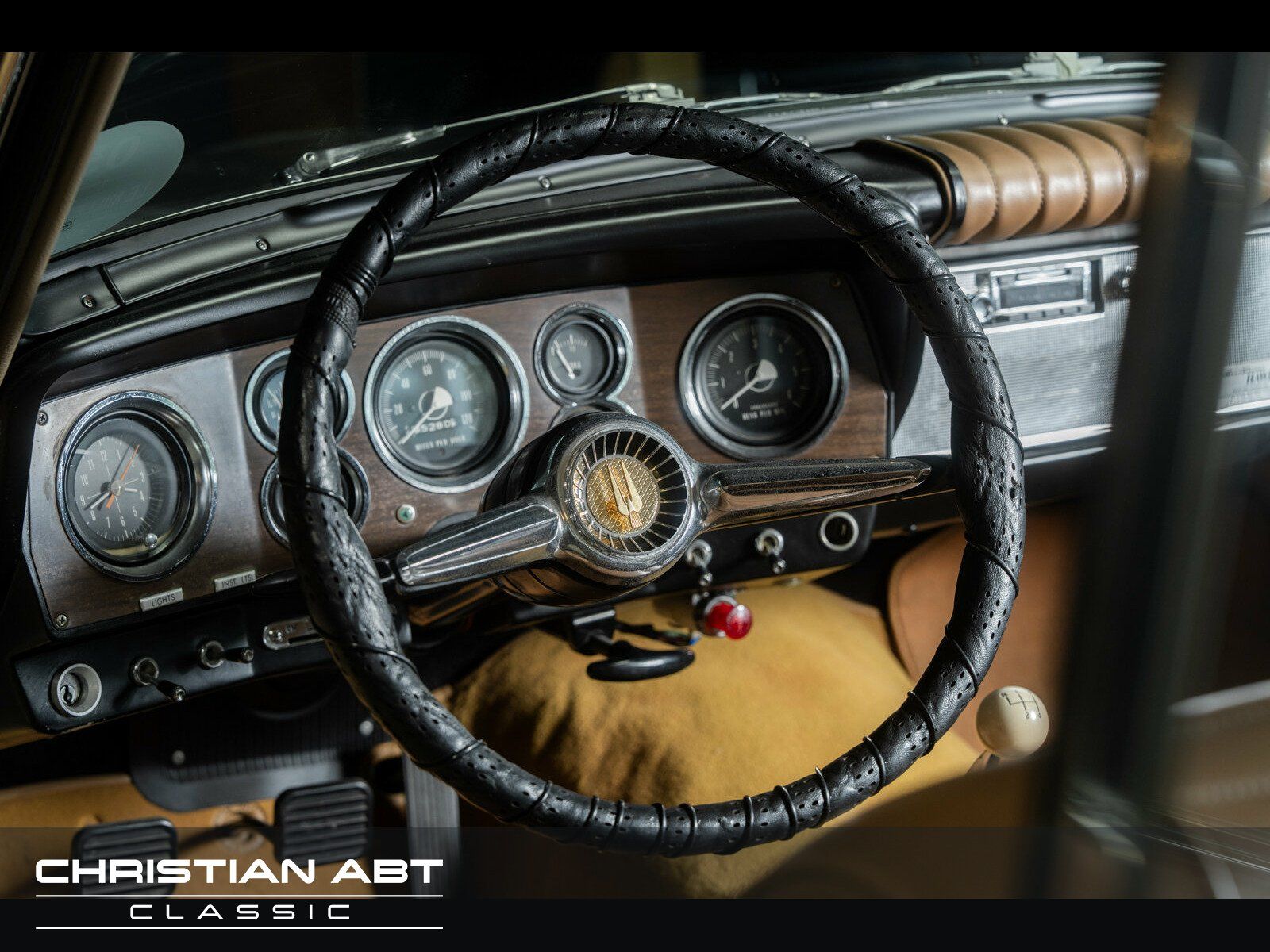 Fahrzeugabbildung Studebaker GT Hawk V8 *NOTE 1*