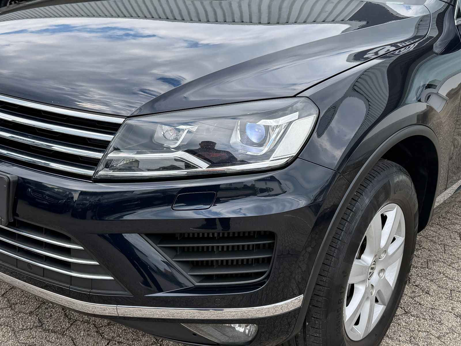 Fahrzeugabbildung Volkswagen Touareg V6 TDI Terrain Tech 4Mot/NAVI/LED/LEDER