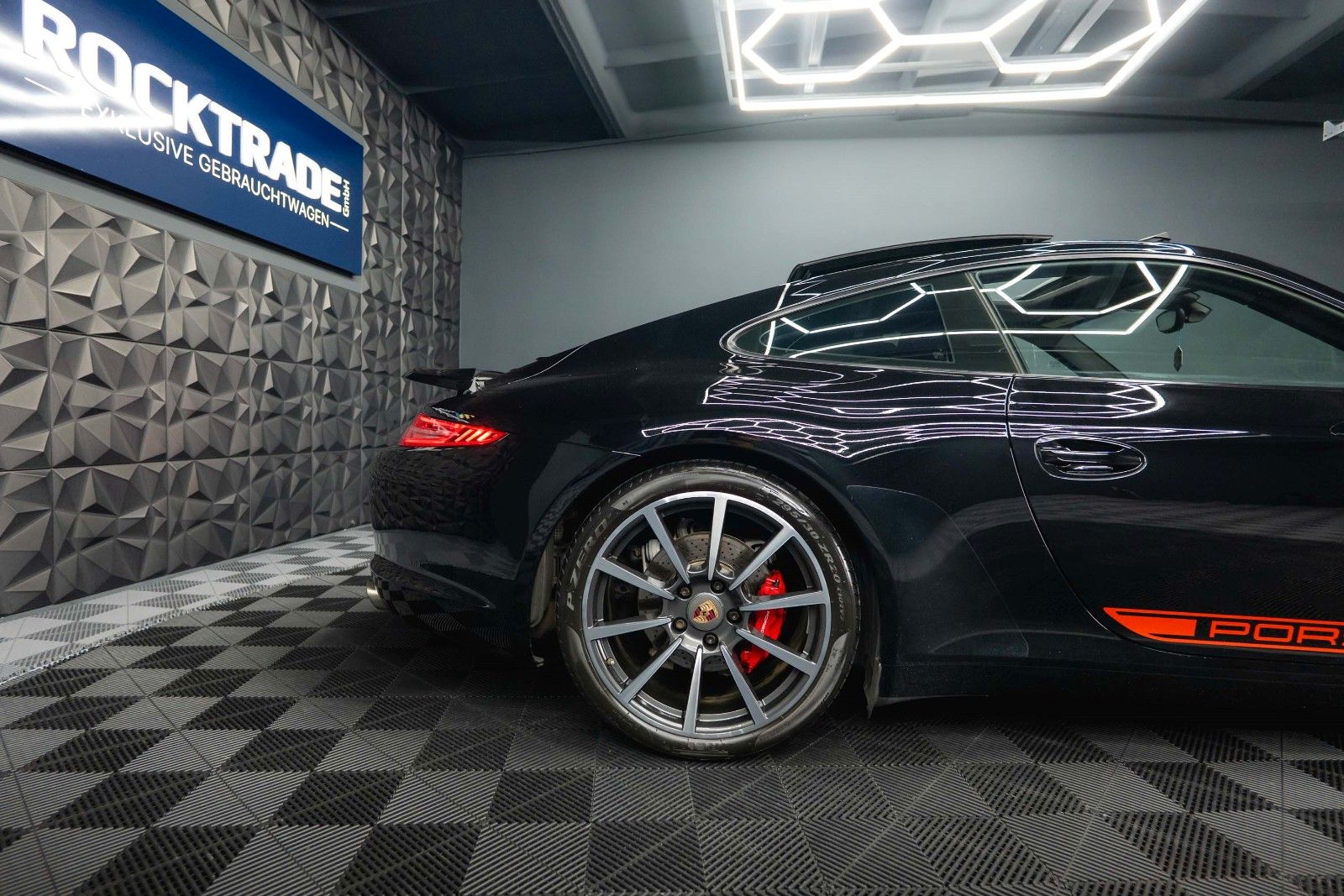 Fahrzeugabbildung Porsche 991 911 Carrera S Black Design Chrono *Pano*LED*