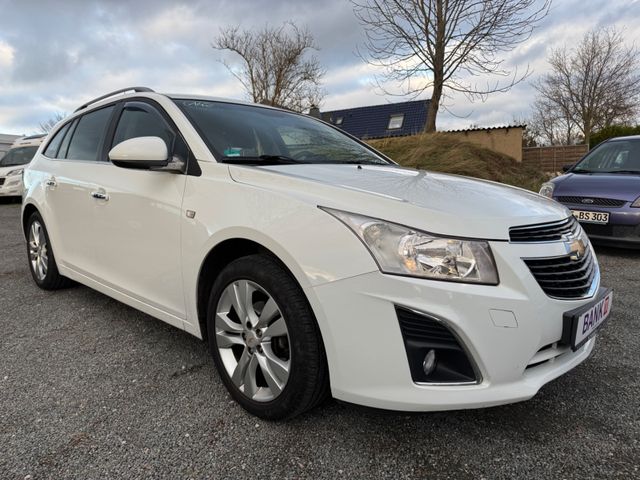 Chevrolet Cruze Station Wagon LTZ NAV/TEILL/KLIMAA/PDC/TEM