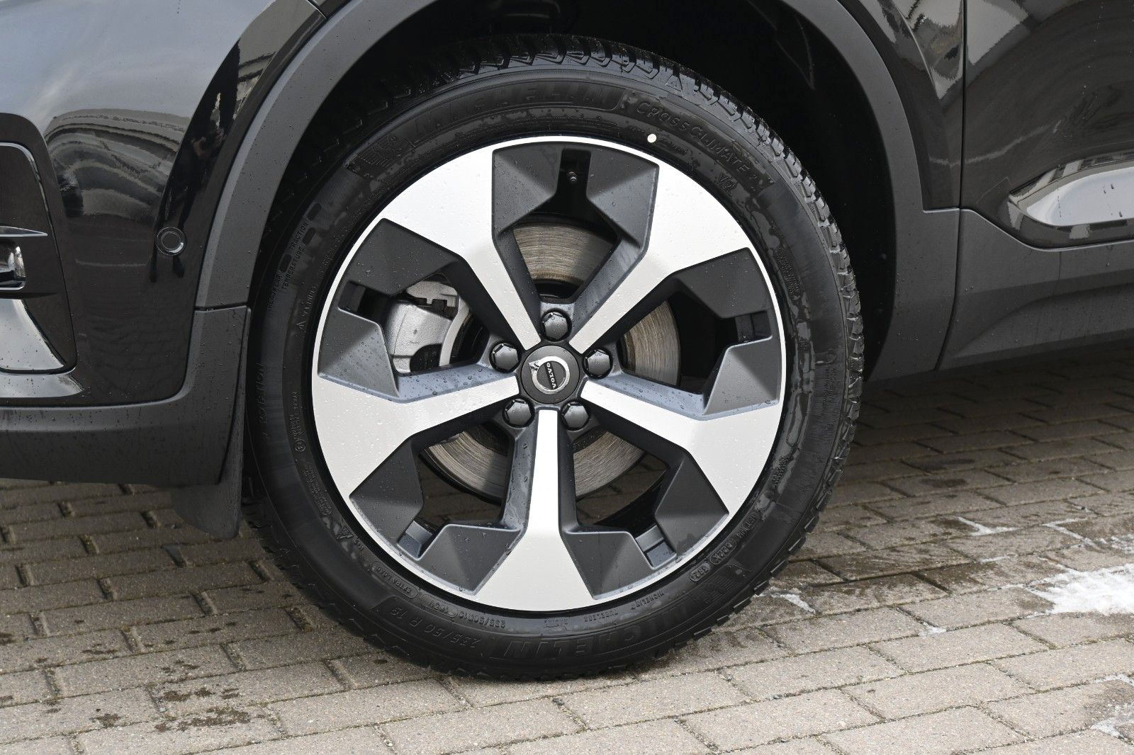 Fahrzeugabbildung Volvo XC40 B4 Dark*FSHZG*360°*PANO*ACC*Pixel*